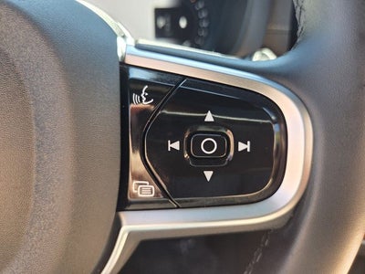 2025 Volvo XC60 B5 Ultra