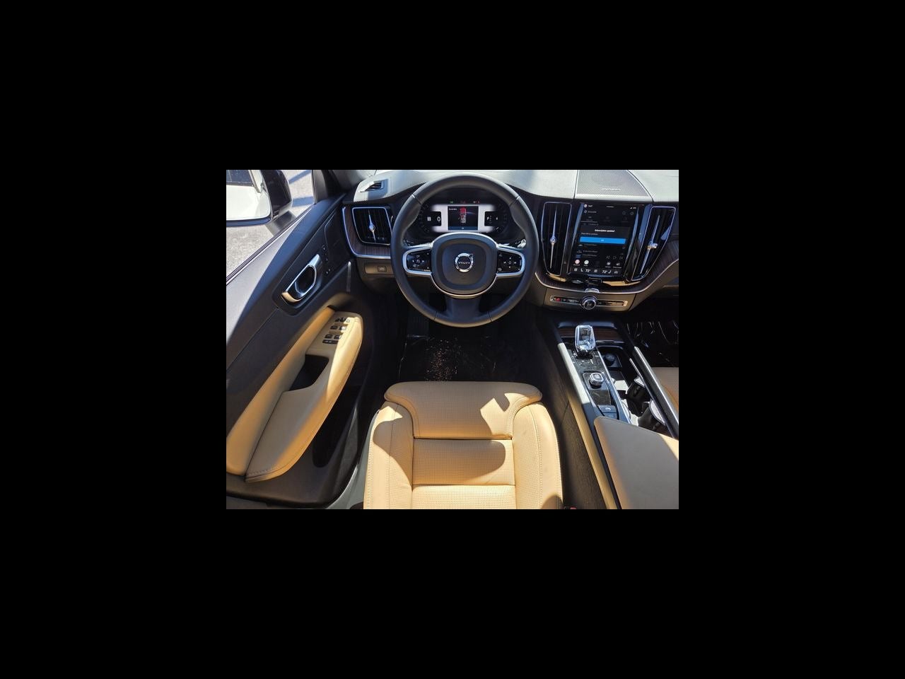 2025 Volvo XC60 B5 Ultra