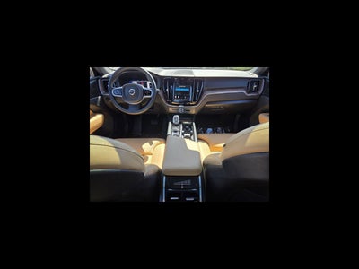 2025 Volvo XC60 B5 Ultra