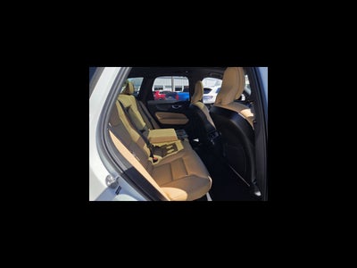 2025 Volvo XC60 B5 Ultra
