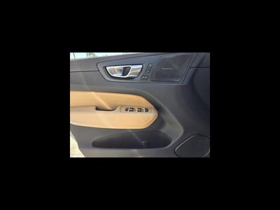 2025 Volvo XC60 B5 Ultra