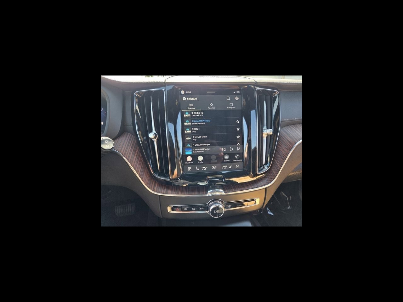 2025 Volvo XC60 B5 Ultra