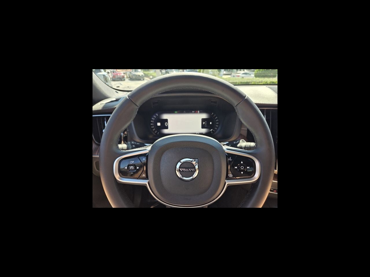 2025 Volvo XC60 B5 Ultra