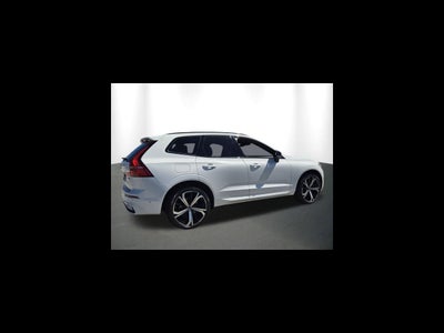 2025 Volvo XC60 B5 Ultra